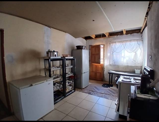3 BEDROOM HOUSE FOR SALE IN LAKESIDE